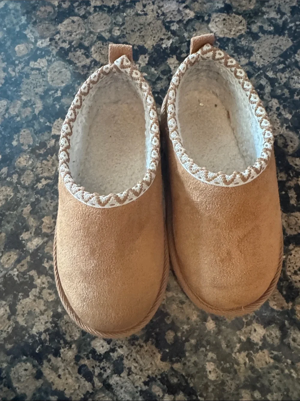 🔥5/$10🔥Cozy Kids Tan Slip-On Slippers